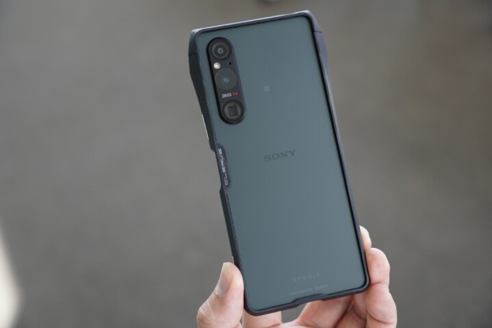 Xperia 1 V 首發配件！日本 DeFF 克維拉纖維超輕薄保護殼、特殊樹脂 G10 保護框、硬度強化玻璃保護貼 開箱。