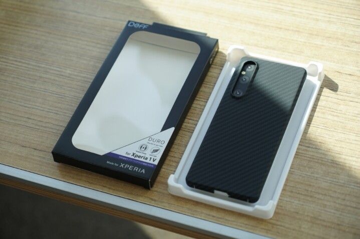 Xperia 1 V 首發配件！日本 DeFF 克維拉纖維超輕薄保護殼、特殊樹脂 G10 保護框、硬度強化玻璃保護貼 開箱。