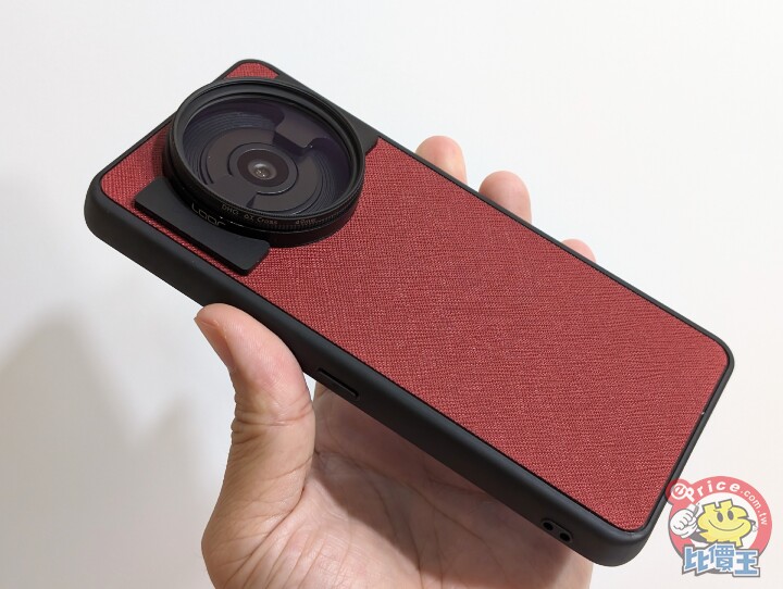 一吋感光元件相機：Sharp R8s Pro 外觀、電池、效能、影音、相機開箱實測