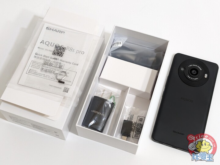 一吋感光元件相機：Sharp R8s Pro 外觀、電池、效能、影音、相機開箱實測