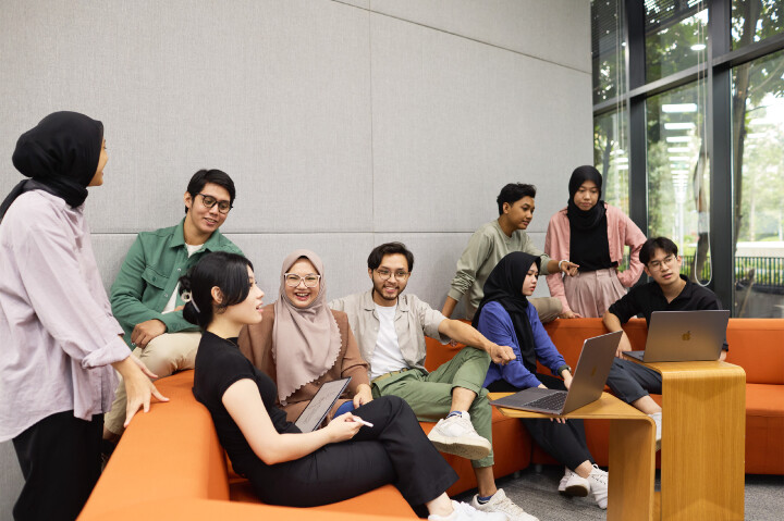 Apple-Dev-Centers-Indonesia-students-and-developers.jpg