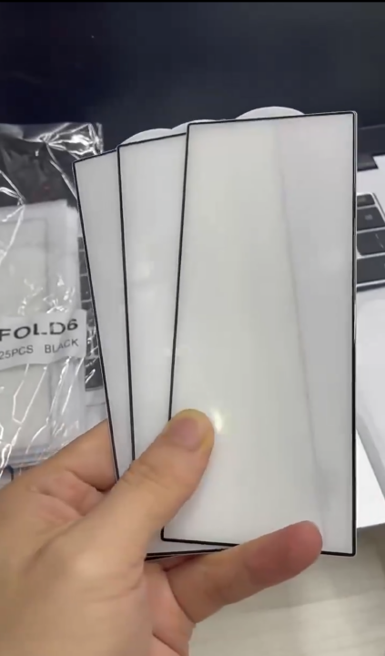Galaxy Z Fold 6 保護貼洩密，外螢幕比例仍然相當窄長設計