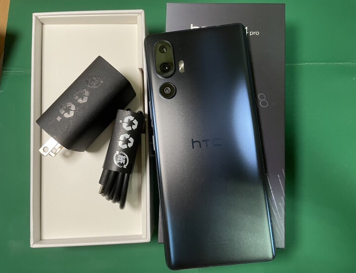 ［開箱心得］ 買了HTC U24 pro 太空藍！