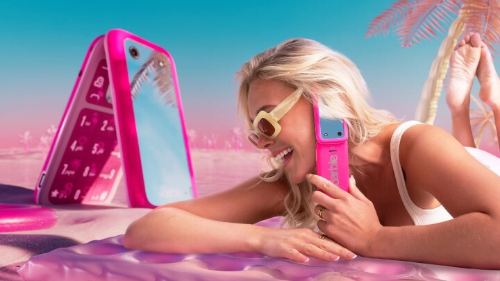 HMD_Barbie_Phone-Disconnect-HeaderSection-Desktop.jpeg