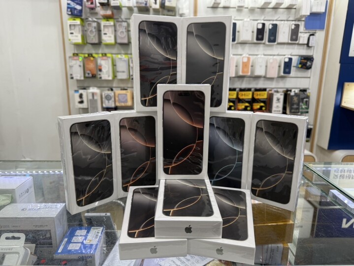 【獨家特賣】最夯 iPhone 16 Pro Max (256GB) 現在只要 43,990 元入手！(10/15-10/21)