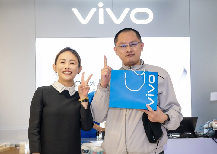 【到貨快報】vivo X200 系列今起到貨開賣　白月光與鈦色最受歡迎 