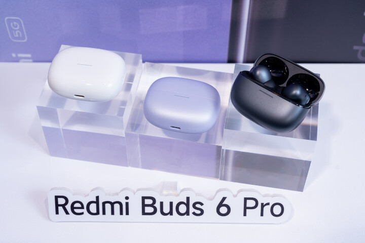 6.全新 Redmi Buds 6 Pro 以同軸三單元驅動技術帶來無與倫比的音質表現。支援旗艦級 55dB 主動降噪，升級的風噪抑制功能更適合戶外使用，無論是通話還是聆聽音樂都清晰無阻.jpg