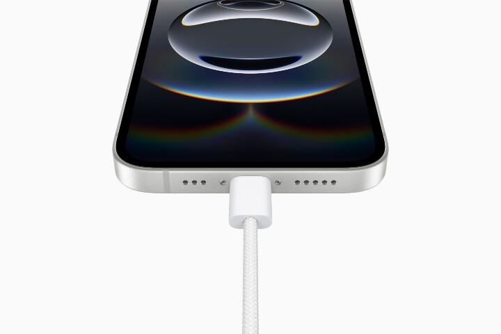 Apple-iPhone-16e-USB-C-250219 copy.jpg