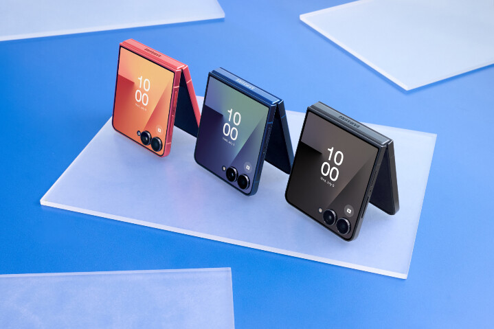 011-family-zflip7-blueshadow-zflip7-coralred-zflip7-jetblack.jpg 011-family-zflip7-blueshadow-zflip7-coralred-zflip7-jetblack.jpg