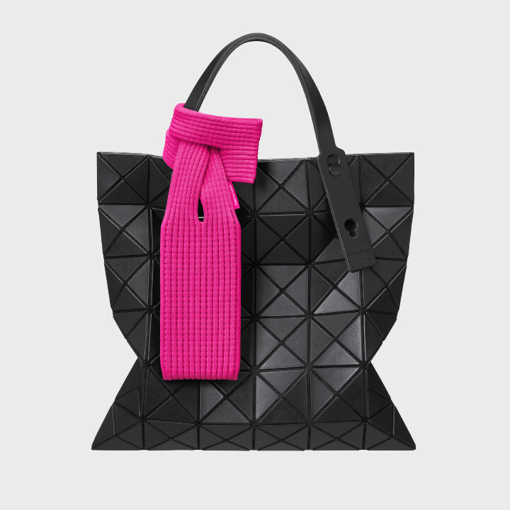 Apple-iPhone-Pocket-and-ISSEY-MIYAKE-pink-with-BAO-BAO-bag.jpg