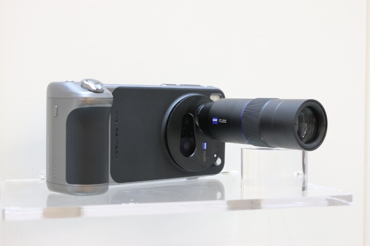 GrandPR (grandpr@grandpr.com.tw) 【vivo新聞照片3】vivo X300 Pro搭配專屬增距鏡後,更可延伸至400mm超遠距精準追焦,無論是舞台上快速移動的舞者,或山巒間掠過的飛鳥,都能被清晰捕捉於畫面之中。.JPG GrandPR (grandpr@grandpr.com.tw) 【vivo新聞照片3】vivo X300 Pro搭配專屬增距鏡後,更可延伸至400mm超遠距精準追焦,無論是舞台上快速移動的舞者,或山巒間掠過的飛鳥,都能被清晰捕捉於畫面之中。.JPG