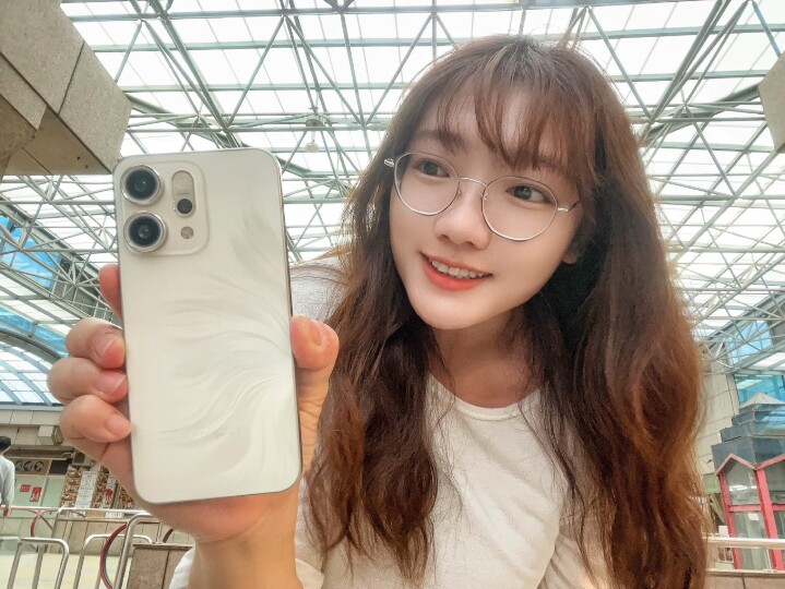 傑昇通信祭 「OPPO 超級電量週」 手機、平板 5 折起 再抽 iPhone 17