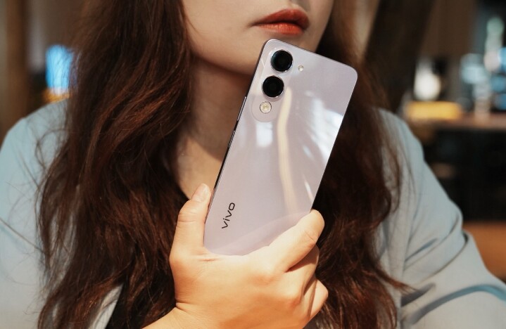 4G手機最低價,傑昇通信黑五vivo超級週,千元級手機vivo Y04只要2,490_0.jpg 4G手機最低價,傑昇通信黑五vivo超級週,千元級手機vivo Y04只要2,490_0.jpg