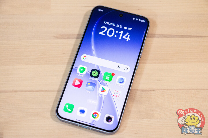 OPPO Reno15 Pro開箱動手玩：外型出眾、效能滿分、相機好拍，唯有電池續航力需再加油！