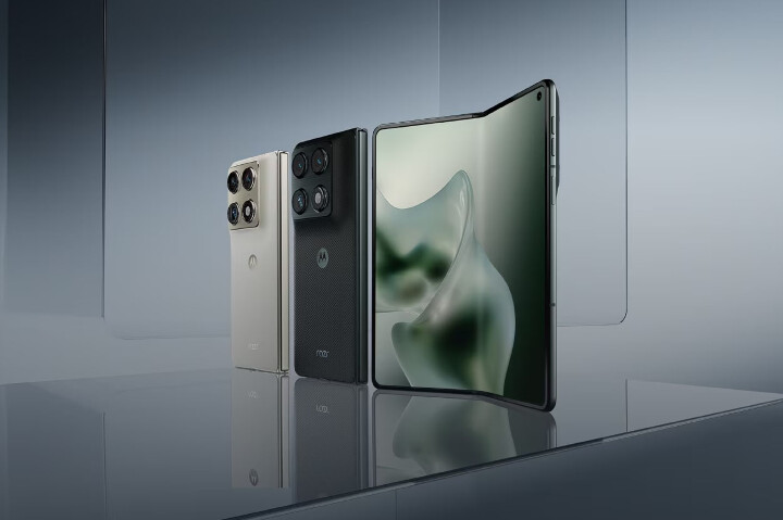 moto_razr_fold_2026_sizzle_d_.jpeg