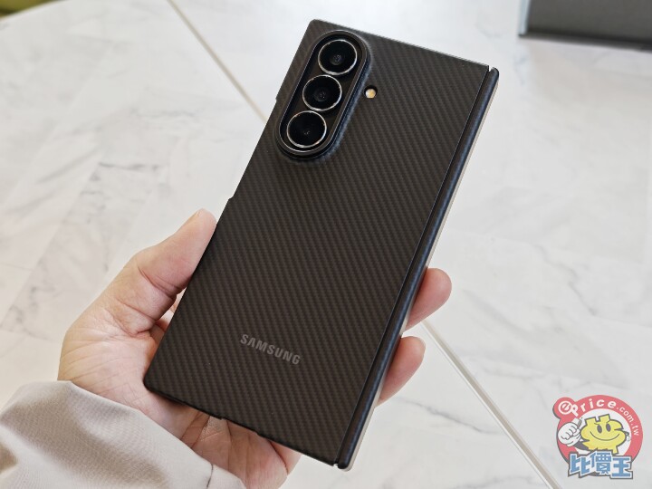 Samsung Galaxy Z Trifold 外觀、性能、續航、影音、相機、開箱實測