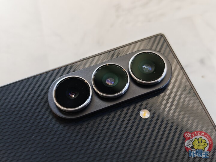 Samsung Galaxy Z Trifold 外觀、性能、續航、影音、相機、開箱實測