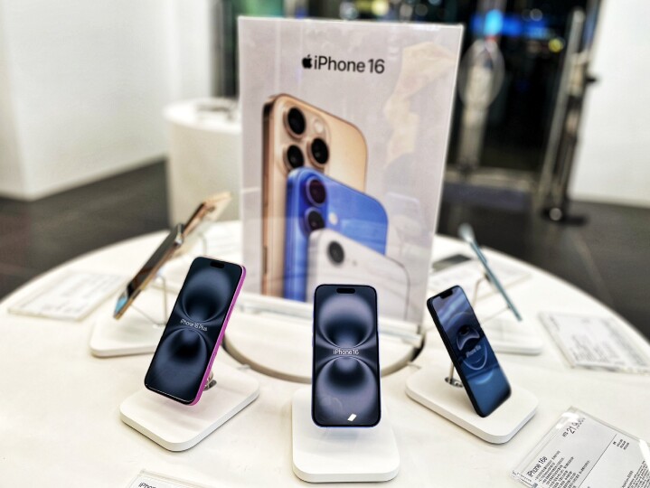 三星摺疊旗艦狂降 1.6 萬！12 月手機降價榜出爐，iPhone 16 總降幅 27% 居冠