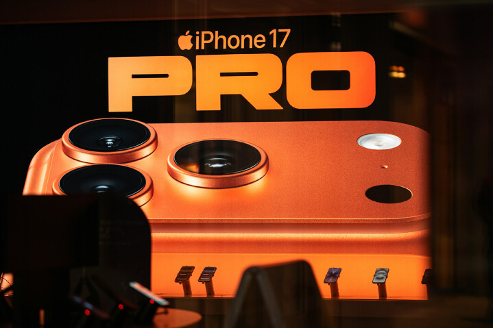 12 月全台手機銷量銳減 15%！iPhone 17 Pro 奪回機王