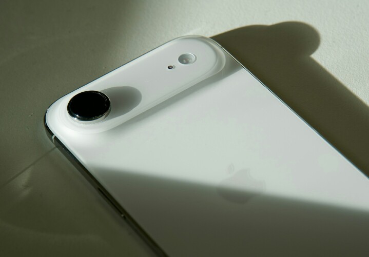 228連假瘋購機！三星S25現省九千、iPhone 15驚喜價兩萬有找