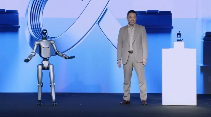 把機械雲台直接塞進手機裡！榮耀發表「Robot Phone」概念手機