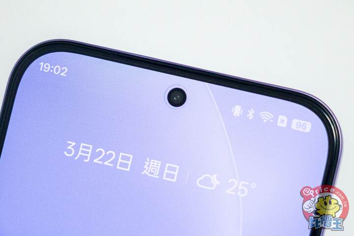 realme 16 Pro 5G開箱動手玩：7,000mAh超大容量電池提供接近23小時續航力，安全感十足！