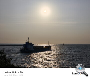 realme 16 Pro 5G開箱動手玩：7,000mAh超大容量電池提供接近23小時續航力，安全感十足！