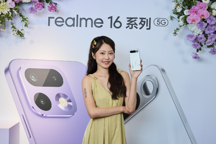 反手自拍也能精準構圖！realme 16 5G 導入補光自拍鏡 鎖定年輕族群市場