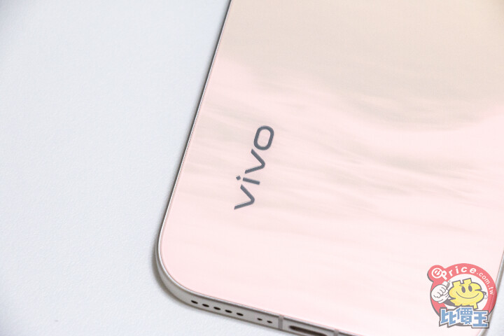 vivo V70開箱動手玩：超過24小時的電池續航力與好拍的蔡司3鏡頭主相機，真的超級有料！