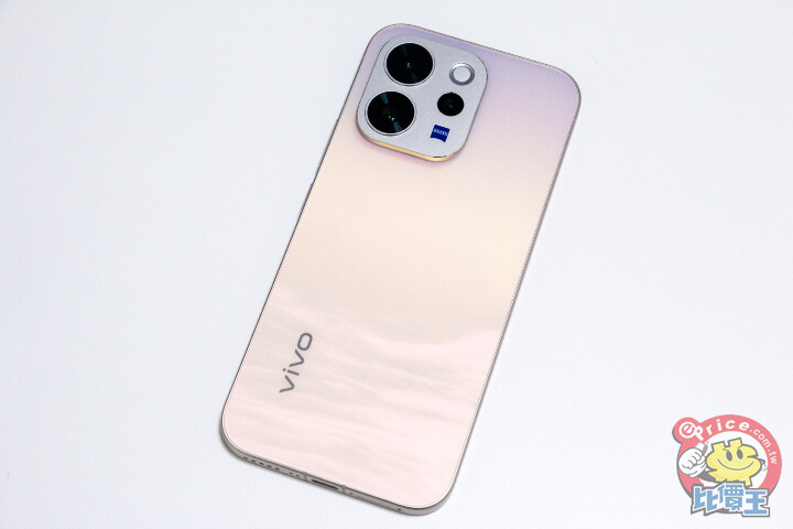 vivo V70開箱動手玩：超過24小時的電池續航力與好拍的蔡司3鏡頭主相機，真的超級有料！