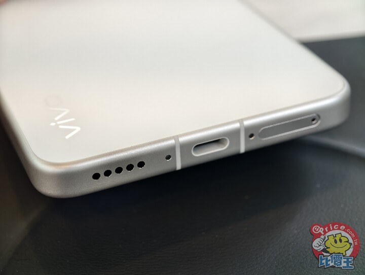 vivo 首款超旗艦登台：X300 Ultra 外觀、影音、性能、續航、相機、開箱實測