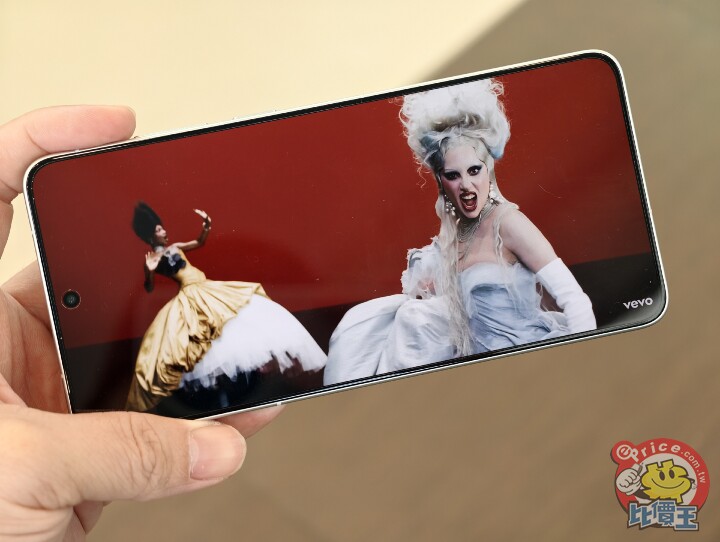 vivo 首款超旗艦登台：X300 Ultra 外觀、影音、性能、續航、相機、開箱實測