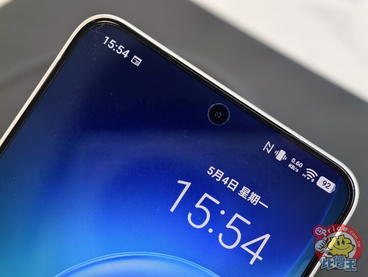 vivo 首款超旗艦登台：X300 Ultra 外觀、影音、性能、續航、相機、開箱實測