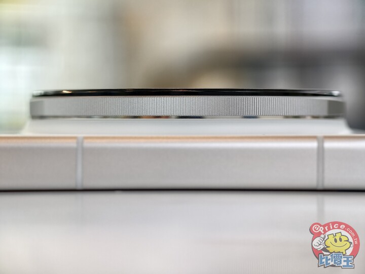 vivo 首款超旗艦登台：X300 Ultra 外觀、影音、性能、續航、相機、開箱實測