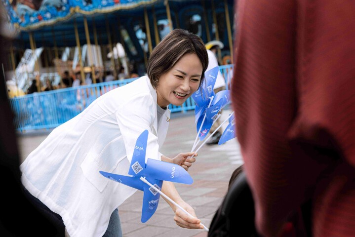 vivo 首場寵粉影像派對樂園空降台北　年度代言人「告五人」助攻搶佔年輕族群