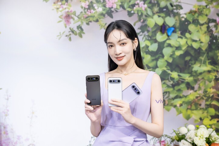 【vivo新聞照片01】全球手機大廠vivo宣布全新蔡司影像精巧旗艦X300 FE正式在台開賣.jpg 【vivo新聞照片01】全球手機大廠vivo宣布全新蔡司影像精巧旗艦X300 FE正式在台開賣.jpg
