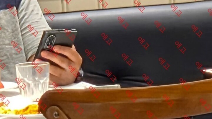 捕獲野生 Galaxy Z Fold 8  更寬機身設計提前曝光