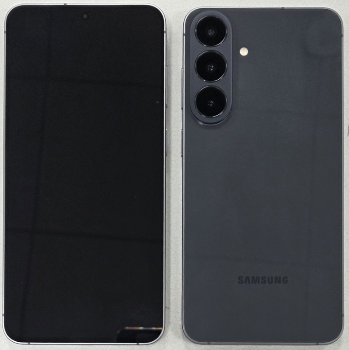 無線充電聯盟認證提前曝光了三星 Galaxy S26 FE 實機照片