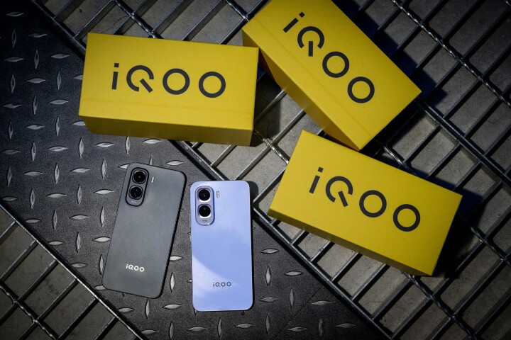 【iQOO新聞照片01】vivo子品牌iQOO今（12）發表全新iQOO Z11，搭載全台首款9020mAh超大容量藍海電池，以「全天候電力怪獸」之姿，打造兼顧長效續航與穩定輸出的極致實戰體驗。.jpg