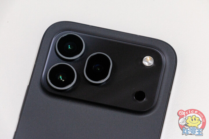 HONOR 600 Pro開箱動手玩：7,000mAh超大電池與2億畫素AI相機，續航、拍照都很可以！