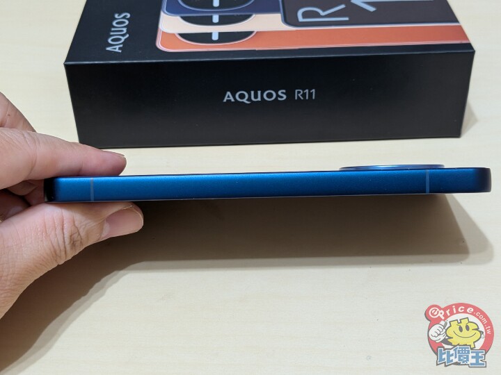 質感呼吸燈加持，Sharp AQUOS R11 外觀、性能、續航、相機、開箱測試