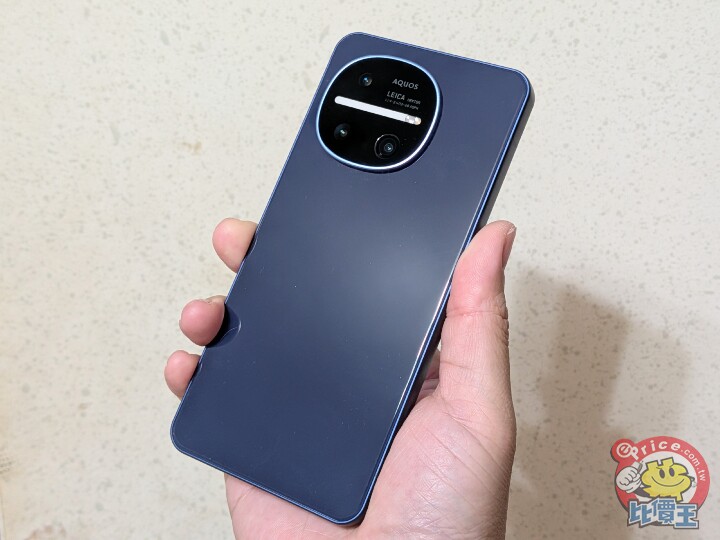 質感呼吸燈加持，Sharp AQUOS R11 外觀、性能、續航、相機、開箱測試