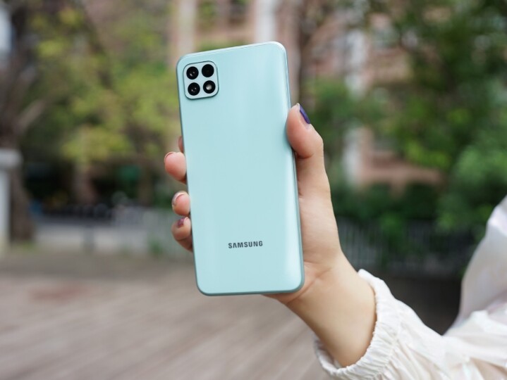 5 月全台二手機回收量月增 12% 舊 iPhone 無緣新功能 湧現拋售潮