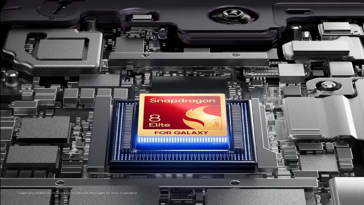三星 Galaxy Z Fold8 Ultra、Z Flip8 發表　現場實機動手玩