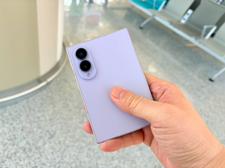 Samsung Galaxy Z Fold8 開箱實測寬  摺機更好打字 201g 輕巧機身真的好用嗎？