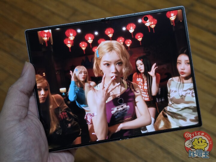 寬摺疊新體驗：Samsung Galaxy Z Fold 8 外觀、影音、續航、相機、開箱試用心得