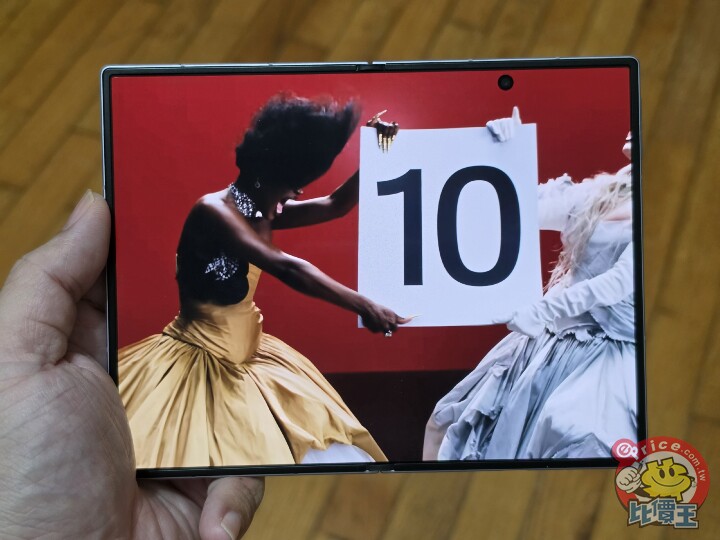 寬摺疊新體驗：Samsung Galaxy Z Fold 8 外觀、影音、續航、相機、開箱試用心得