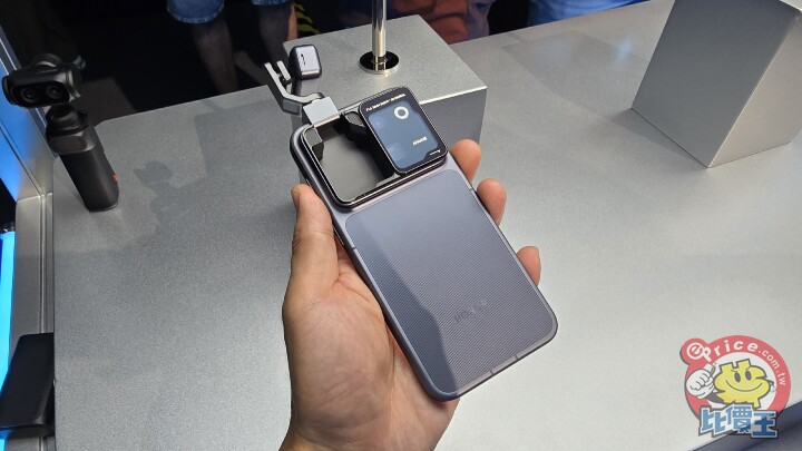 Honor Robot Phone 正式登場  鈦合金雲台讓手機真正「動起來」