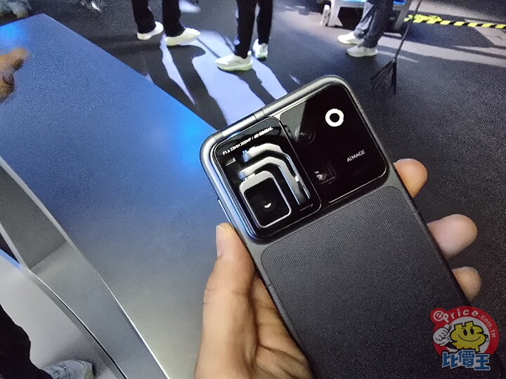 Honor Robot Phone 正式登場  鈦合金雲台讓手機真正「動起來」