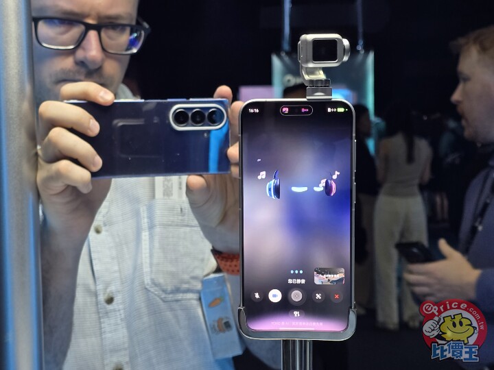 Honor Robot Phone 正式登場  鈦合金雲台讓手機真正「動起來」